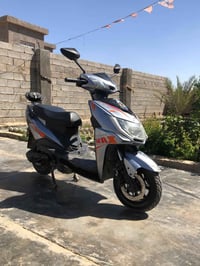 ماطور شحن للبيع بطاريات على الفحص الكهربائيات كلها شغاله ست بطاريات  ا...