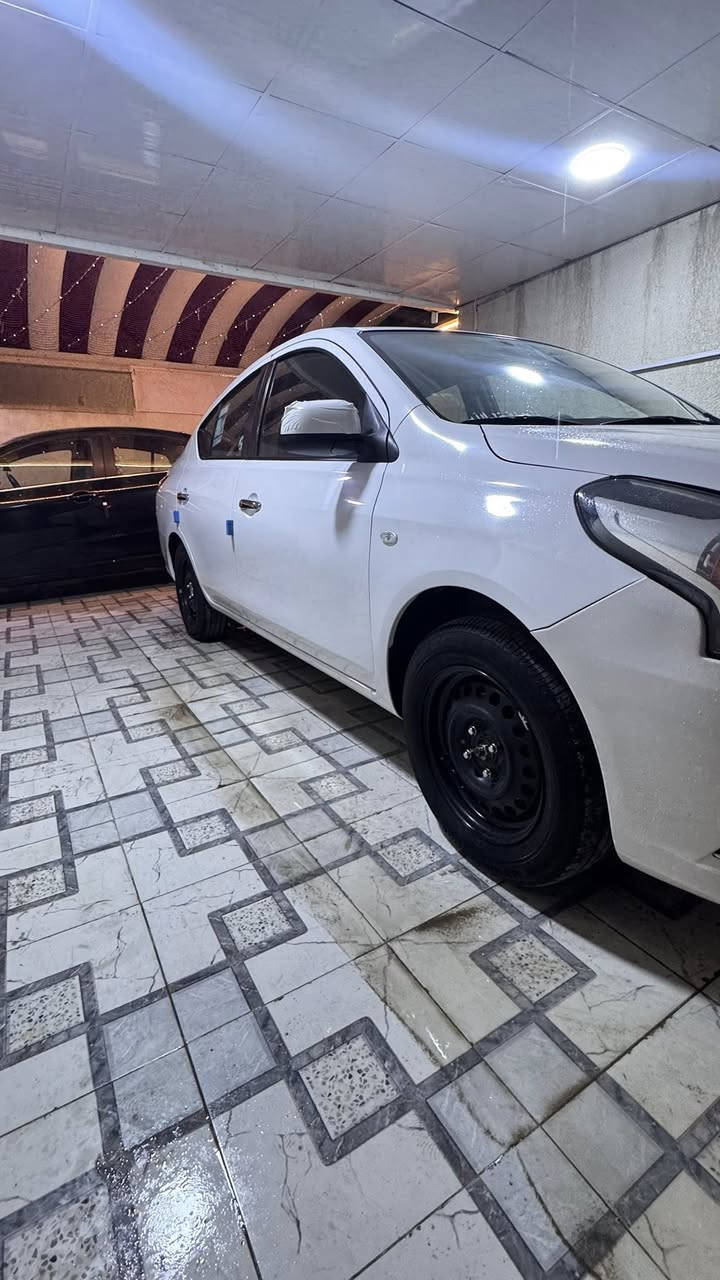 السلام عليكم نيسان سني هندي (بليته زركه) موديل 2022 ماشيه 60 سياره استخدام شخصي عليها زينون اصلي امازون مواصفات المعروفه. السعر 122 بيها مجال مكان السياره بصره امن الداخلي ***********
