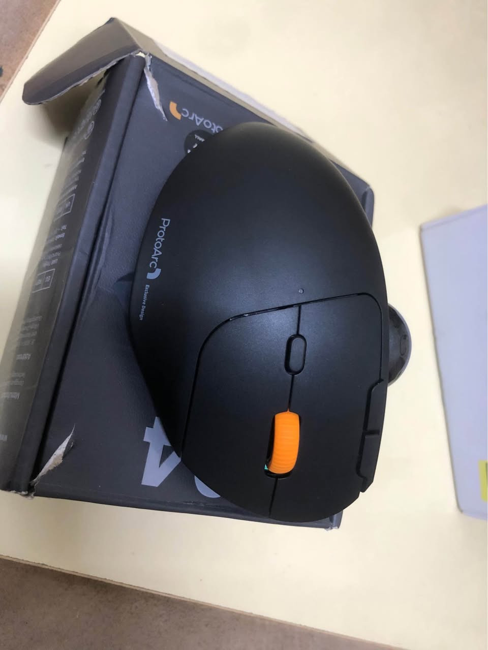 السلام عليكم 
للبيع القطع من المانيا جديد شرط الفحص 
مع ملحقاته كامل تايب c وده نكل 

السعر قيم 
مكاني دهوك توصيل متوفر بغداد, العراق


**إذا كنت صاحب هذا الإعلان وتريد حذفه لأي سبب، رجاءا أرسل رسالة إلى الدعم الفني**