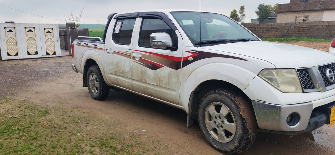 نيسان نيفارا موديل 2009 كير عادي رقم دهوك باسمي بيه شوية صبغ بين باب السائق والجاملغ  وشوية برأس الجاملغات الأمامية سعره 90 وبيه مجال للشراي غير متواجد عالفيس مكاني قضاء الحمدانية خابر وتدلل ***********
