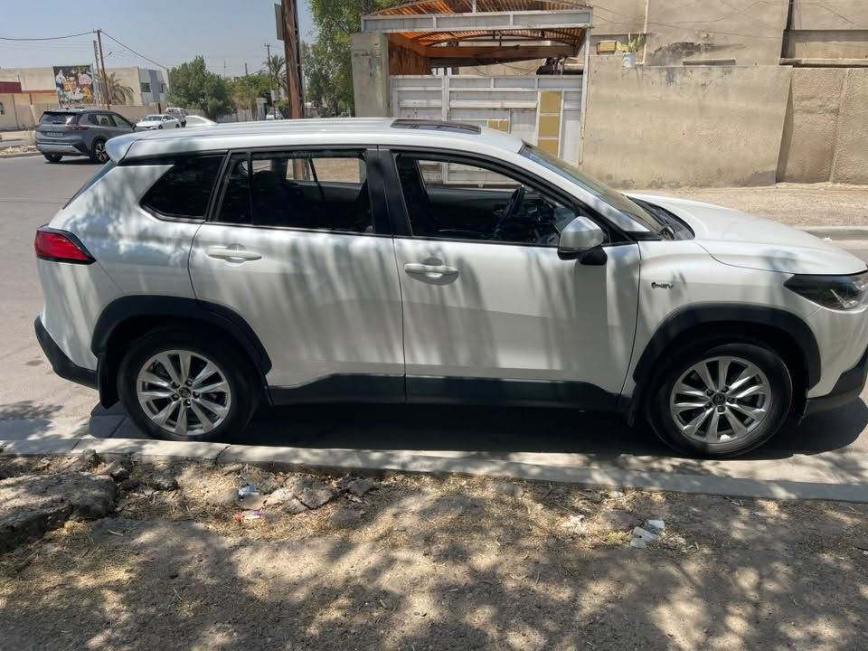 مراوس بسياره بسعر  شده لان محتاج للفرق كورلا كروس 24 اخت الزيرو ماشيه 13 نص مواصفات مكاني بغداد الكرخ حي الجهاد قرب شارع المطار  السعر 26  ***********
