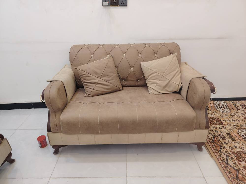 السلام عليكم ورحمة الله وبركاته تخم تركي ١٠ نفرات ستخدام نضيف مع كوشات
*********** السماوا, المثنى
