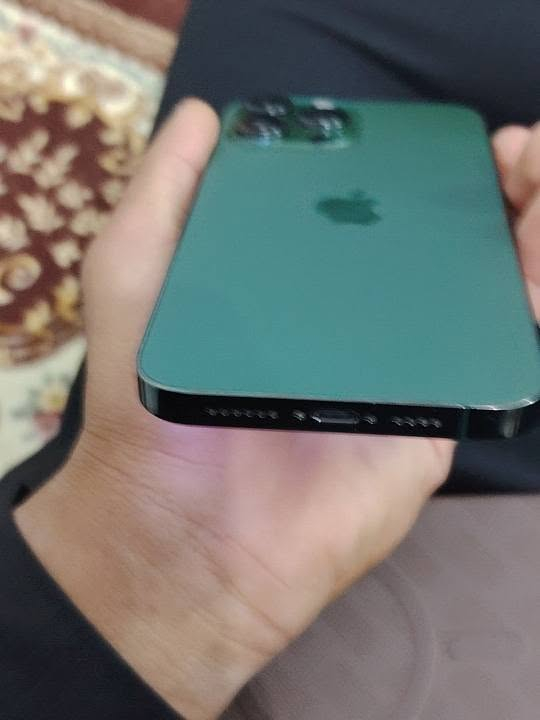iphone 13 pro max.. 
ايفون 13 بروماكس
اللون زيتوني مابي أي خلل.. 
البطارية 100 مرفوعة
مبدل شاشة شرط الاصلية
 جهاز مال جناي ، السعر 500 وبي مجال.. 
الاستفسار اتصل ***********
