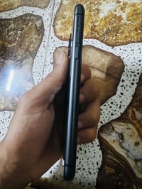 ايفون 11 للبيع كلشي بيه بلادي ذ128  بطاريه 73  دبل سيمكارت  فقط فيس اي...
