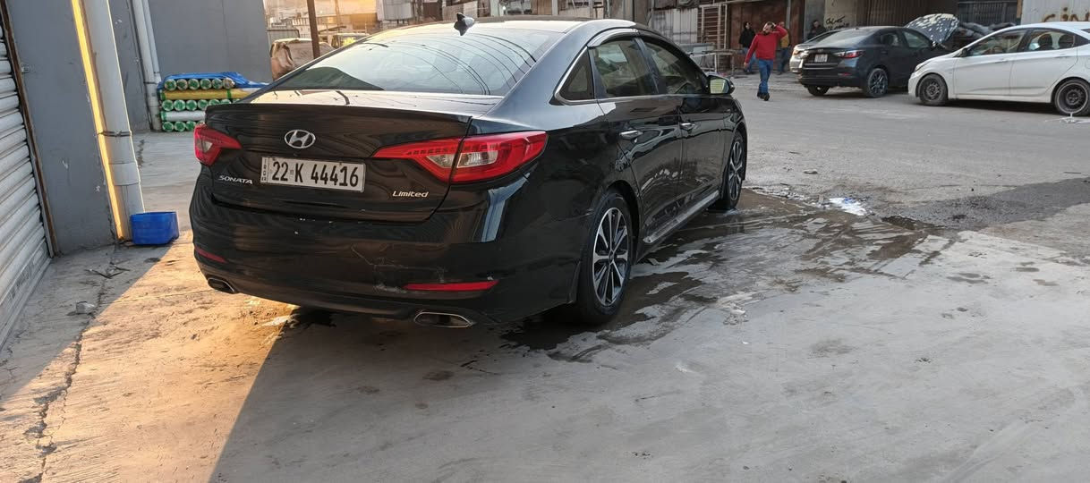 سوناتا2017لمتد فتحة شاشة مقاعد كهرباء تدفئة مقاعد كونترول مثبت سرعة كروز ابل كاربلي ااندرويداوتو  طخطخات بسيطة السيارةبيها جزء من التكمة جهة السايق و الباب الورة اليمنةو جزء من بالشاصي اليمنة بيهة تعديل سحب بس
رقمي *********** موجود واتساب
