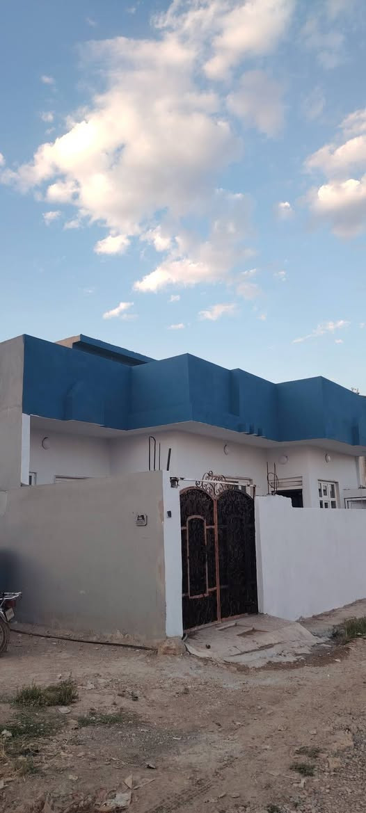 #دار_للبيع🏠🏠🏠   
مساحة 100 متر مربع ركن غرفة نوم واستقبال هول ومطبخ وصحيات مناور، بيت جاهز، اتجاه قبله
خدمات كامله
#موقع حي الملايين الثانية مقابل تقطيع الصائغ
سند زراعي 25 ابيض حق التصرف مع وصل بلدية
#السعر 45مليون

للتواصل مراسلة الصفحة☎️ 
الأتصال واتساب ***********
