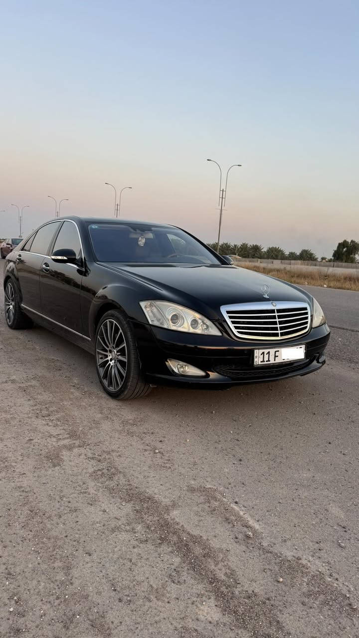 سلام عليكم للبيع فقط بدون مراوس
مرسيدس اس 550 
موديل  2008
محركها 8سلندر تنفس طبيعي 
رقم بغداد (مميز)
فول مواصفات 
جگات ترفع السيارة
حساسات امامي خلفي
بردات امامي خلفي كهرباء
كراسي امامي خلفي كهرباء  
خزن ثلاث وضعيات
تدفئة وتبريد ومساج
حدادية 100‎%‎
تبريد جديد 
فتحه
تخم تاير 
وجميع مواصفات الاس المعروفة التي يطول ذكرها
كير ومكينة وتبريد كله كفالة عام
السيارة مكفولة من اي ضربة السياره جديده واحلى من الصور
مكان السيارة بغداد

للاستفسار ***********
