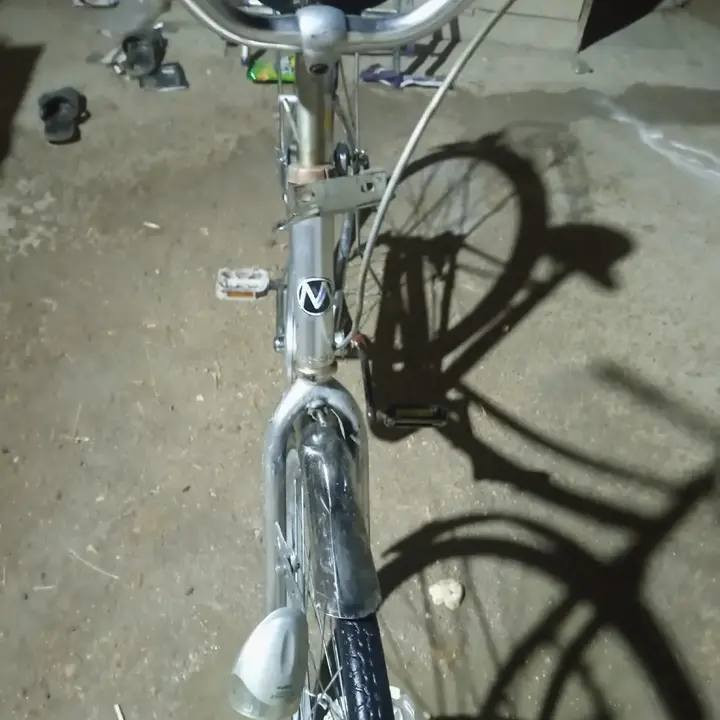 بايسكل للبيع السعر 50 الشراي يتصل عل هاذه الرقم البصوره


**إذا كنت صاحب هذا الإعلان وتريد حذفه لأي سبب، رجاءا أرسل رسالة إلى الدعم الفني**