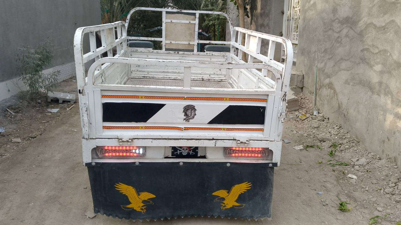 السلام عليكم ستوتة مديل 22المحرك بلادي مامفتوح المكان ديالى منطقت القصيرين ***********
