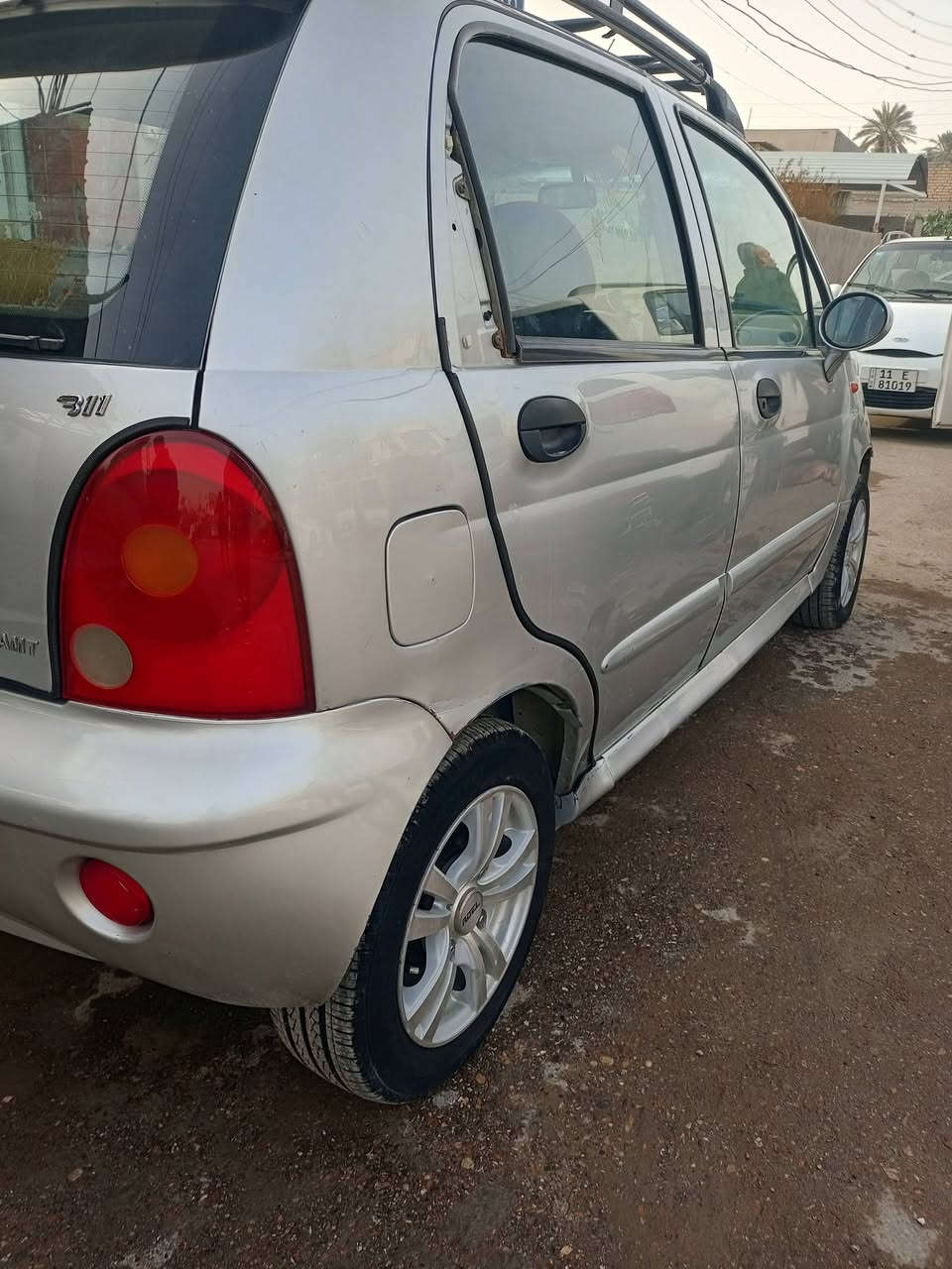 السلام عليكم كيو موديل 13 مكينه وكير جديده سياره بسمي تبريد شغال صدر امامي وخلفي  جديده كهربائي كلها شغاله مكاني بغداد السعر 27 وبيه مجال ***********
