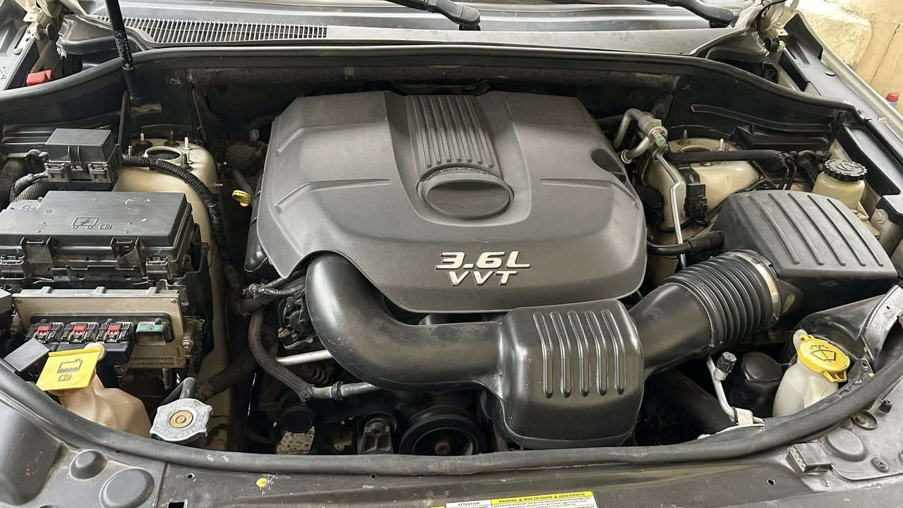 سلام عليكم جيب لاريدو موديل 2012
محرك 6سلندر 3600
وارد امريكي مكفول 
بصمه ابواب وتشغيل
مانع انزلاق 
مثبت سرعه
رقم ديالى مميز دولي
كشن جلد وكهربائي 
مواصفات لاريدو معروفه
ديالى المقداديه
السعر 175 وبيها مجال 
للاتصال ***********
