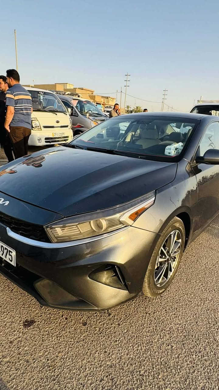 سلام عليكم سياره فورتي اربيل وارد موديل ٢٣امريكي بيه بس بنيد الحادث تبريد محرك دوش خير من الله واسط عزيزيه رقم مبايل ***********
