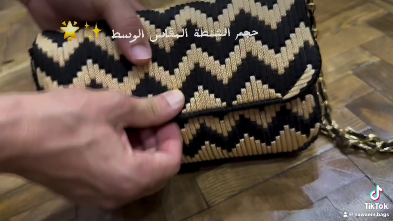 حجم الشنطة الوسط 🌟 الحقي احجزي قبل فترة الخصم ما تخلص 😁✨🫶


**إذا كنت صاحب هذا الإعلان وتريد حذفه لأي سبب، رجاءا أرسل رسالة إلى الدعم الفني**