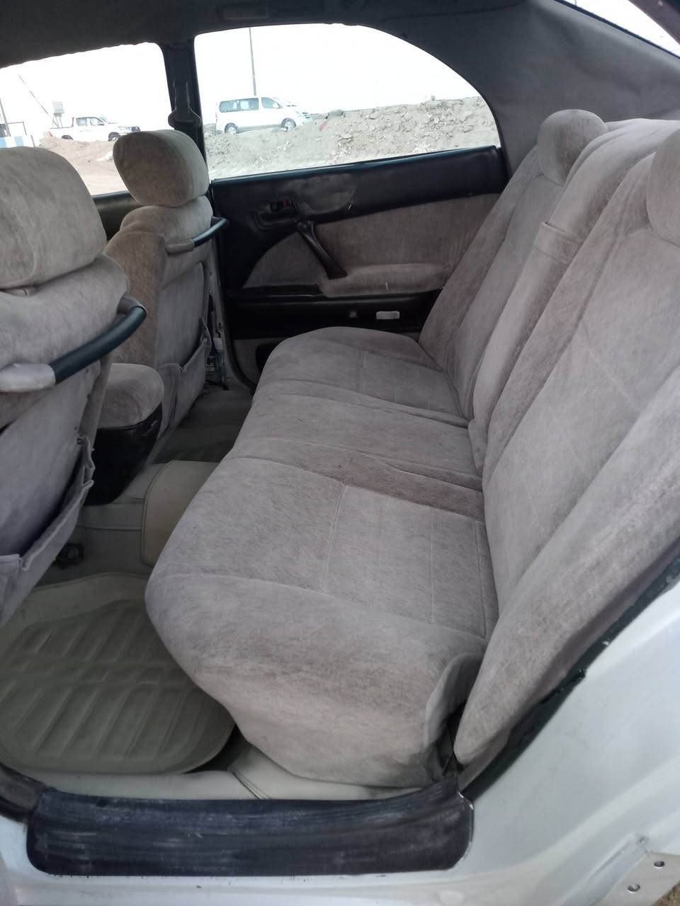 السلام عليكم سياره بطه فصل للبيع رقم بصره أ مميز مكفوله من الگص السياره نقل جثه السنويه منتهيه  راعيها موجود ويحولك موديل 93 مصبوغه عام بيها ضربه بلمدكر الخلفي ومصلحه مكينه گير تمام الحداديه الوره تعبانه كهربائيات شغاله ابيع كوم حديد مكاني بصره السعر 33وبيهامجال   ***********
