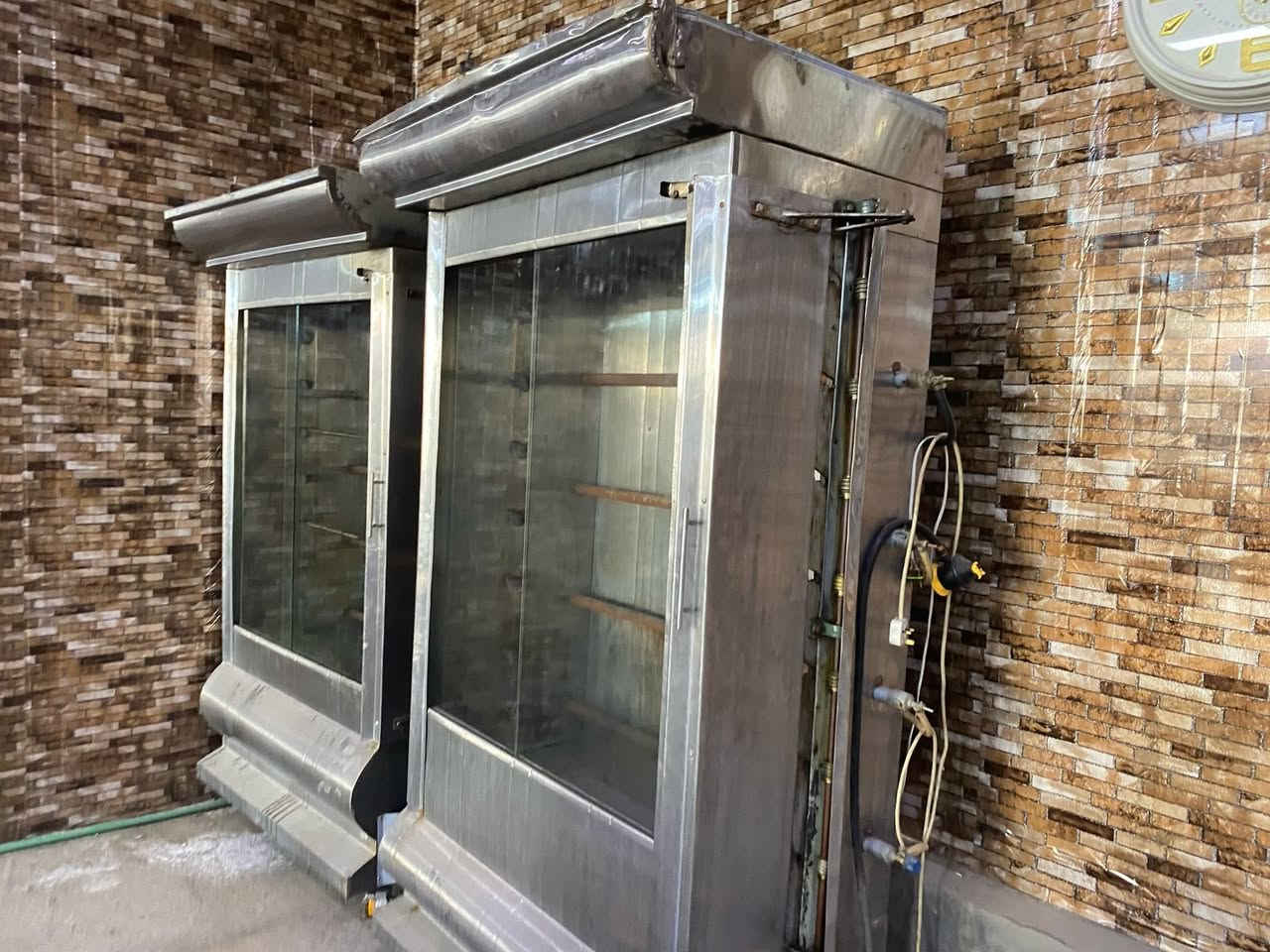 السلام عليكم شواية دجاج استعمال قليل تفصال الستيل 0-8 العنوان بغداد العامريه السعر 1700 ملاحظه اني مكلف بلنشر الاستفسار ع الهاتف ***********
