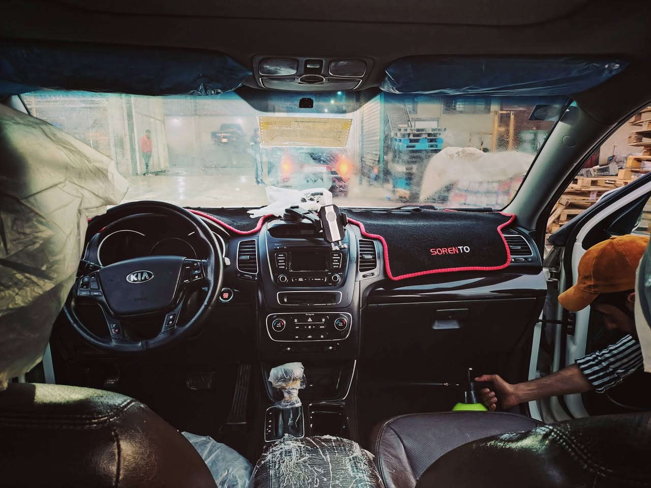 سلام وعليكم اخوان كيه سورنتو 2015 كويتيه اعله فئه فول مواصفات فول تحكمات ماشيه ٩٧سعر السياره ٢١٣وبيهه مجال شي بصيط ***********
