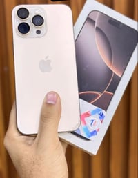 آيفون ١٦ برو ماكس • بطارية ٩٦ • نقطة شاشة