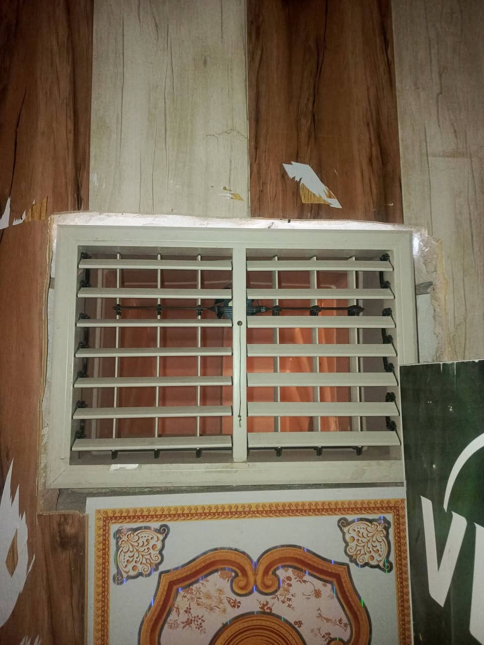 مبرده للبيع نسمه الأصلي جديده مشتغله موسم زياره الاربعين ليف جديده ماطور 3 سرعه دفع هواء اكثر من 20 متر بروده كلش قويه  سعره 900 للاستفسار يوجد واتساب المكان النجف الأشرف الكوفه العلويه ***********
