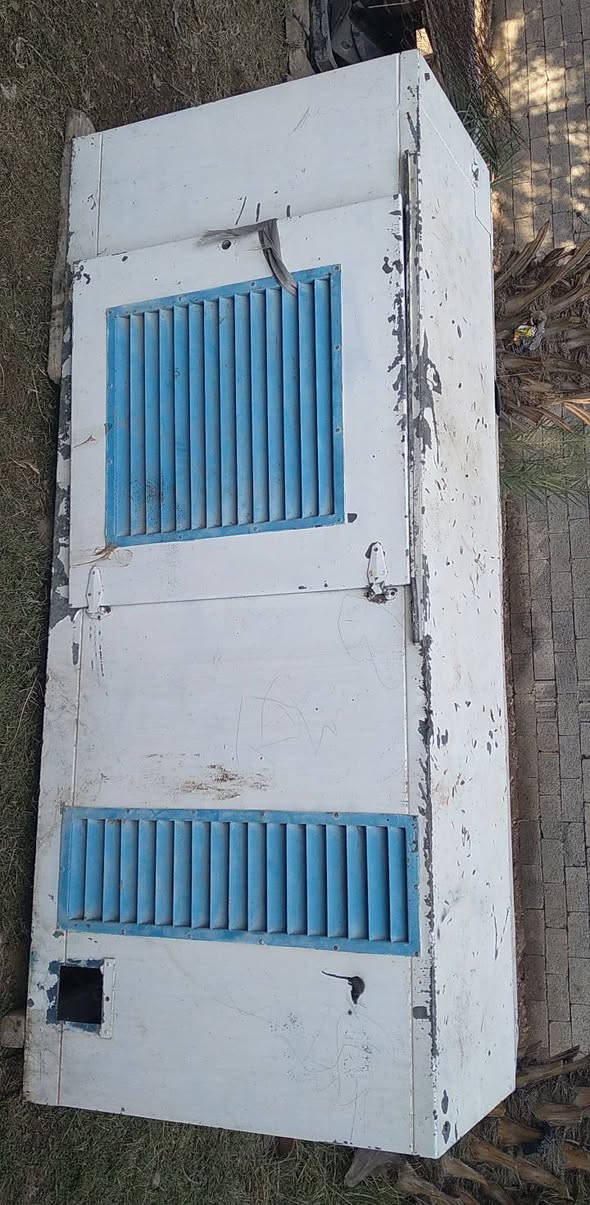 كاتم للبيع سعر ٣٠٠ الف يرهم على جميع المولدات 
مكان ديالى بلدروز للاستفسار الاتصال بالرقم*********** واتساب***********
