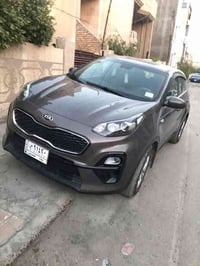 عندي سبورتج 20 خليجي مكفولة كفالة عامة مواصفات بيسك مغلف كاعية و كشنات...