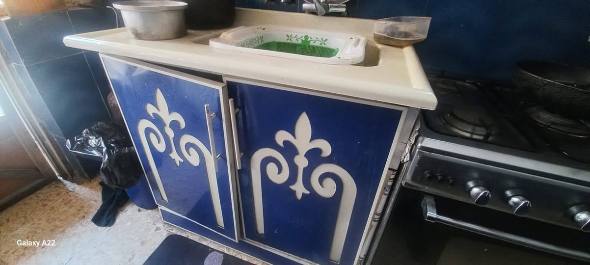 كاونتر لبيع السعر ب٣٠٠ بلاش هذا رقمي ***********
