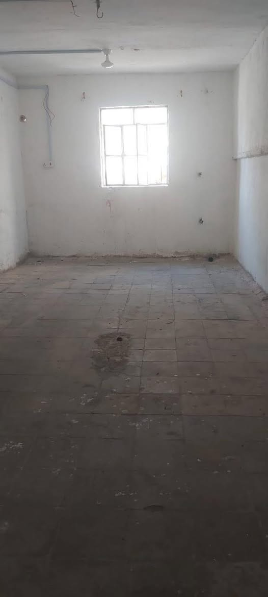 شقه للايجار درج في نواب الضباط تحتوي 3 غرف اكبار وصاله ومطبخ ومشتملات السعر 400 الف
واتس ***********
