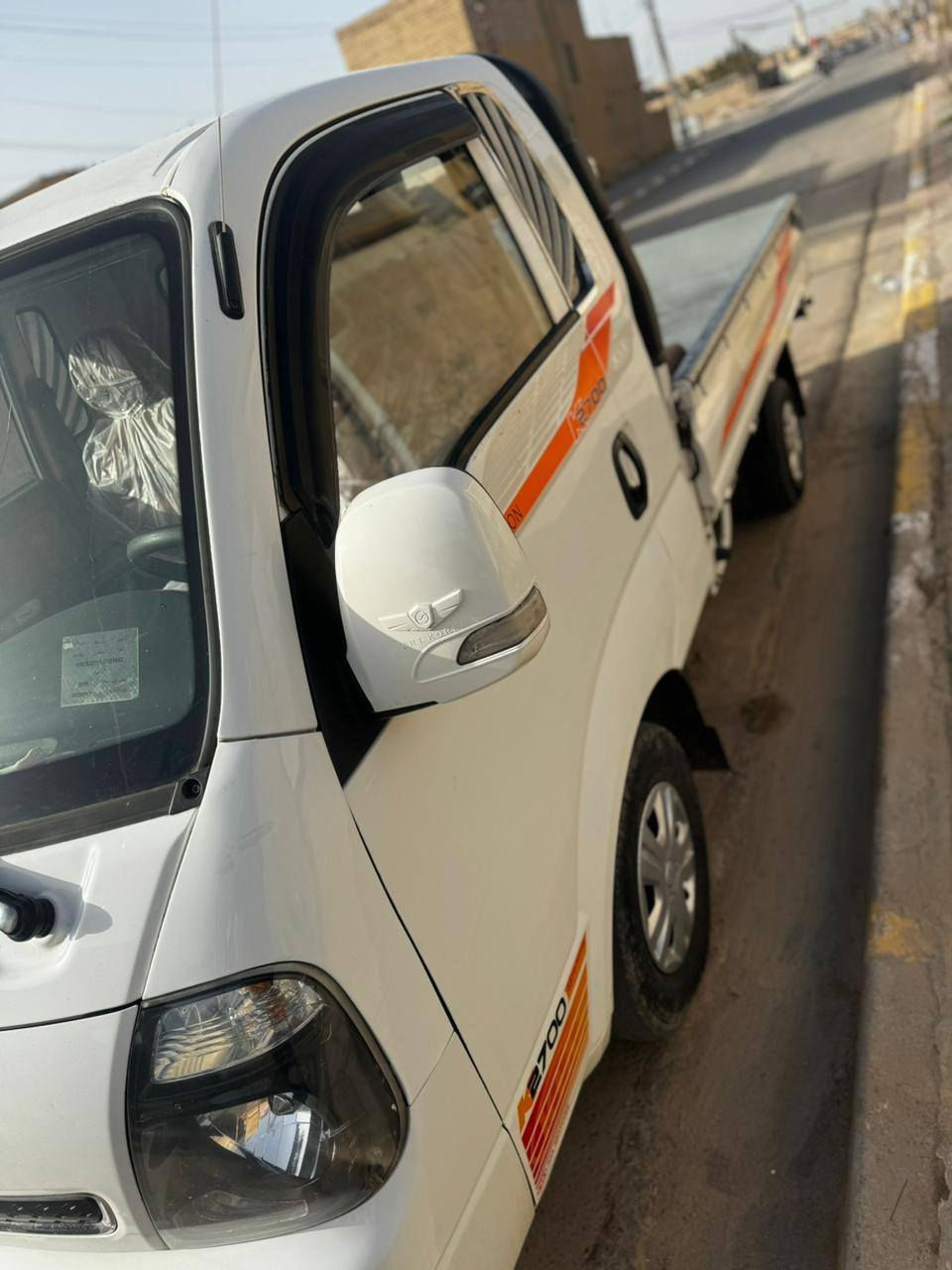 البيع كيا حمل الموديل 2018 كفاله عامه رقم انكليزي واسط السياره شخط مابيه جديده حيل العنوان واسط الصويره السعر 121 وبيه مجال ولمو شراي لا  يتصل ***********
