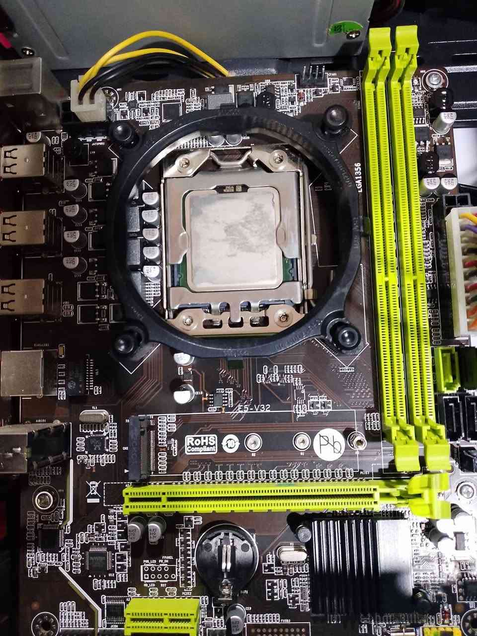 معالج xeon.E5.2650v3
Ram8ddr3
كرت gt730.4gb
بور400w
Ssd128
ويندوز 10اصلي
اشتريتها وما ستخدمتها ما اعرف قدراتها 
السعر 200الف بيها مجال بسيط
يوجد توصيل ***********
