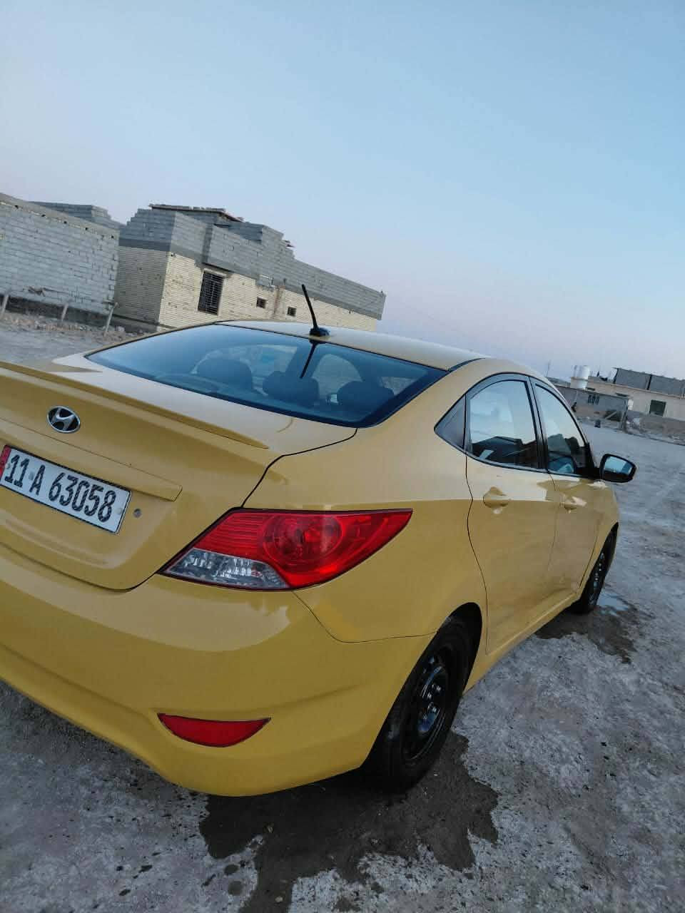 السلام عليكم اكسنت موديل 2012 رقم بغداد انكليزي مشروع وطني بي مرور تداور سنويه جديده هزه جديده مكينه 1600 مكينه وكير وتبريد وحداديه وتخم تاير وكهربايات وشواصي ولغود وحوض خير، من الله مكفوله عن الضربه السعر 80 وبيهه مجال الهاتف *********** مكاني كربلاء ما متواجد ع النت السياره احلى من الصور
