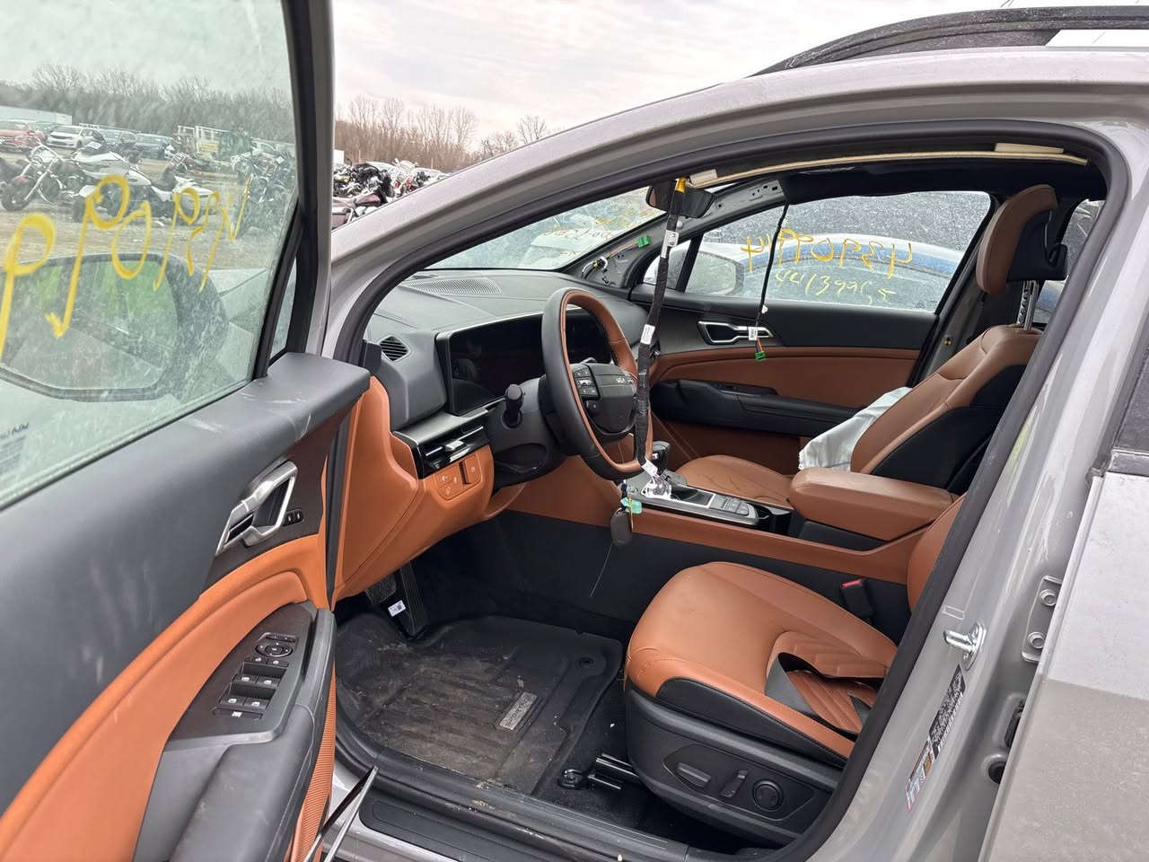 السلام عليكم سبورتج 2026  ماشيه الف   اكس لاين  حادثه باب والجاملغ الخلفي بارد فقط ترجع الاتصال*********** مده الوصول شهرين
