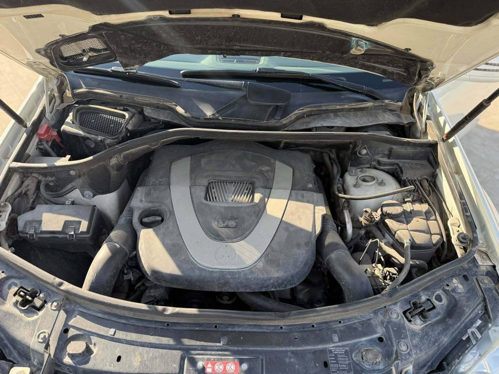 مارسیدس ML350 مۆدیلی 2011یە و تەنها 157 هەزار ڕۆشتووە و زۆر پاک و بێ عەیبە و ڕەقەم سلێمانییە و تەنها یەک دەرگای بۆیاخە سۆنەرەکەیم داناوە ، مەکینەی ۳.٥ە و دەبڵ ئەکسلە و کوشن کارەباییە نرخی 150گەڵاو معامەلە ،لە سلێمانیم
***********
*********** السليمانية, العراق
