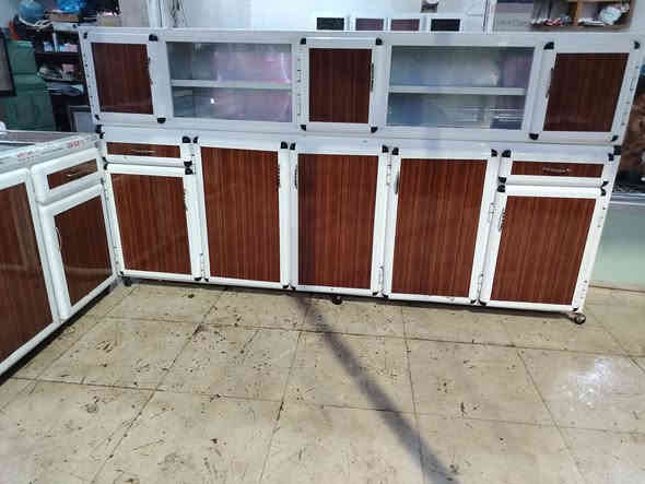 للبيع كونتر ارضى ملحق مترين نص  نضيف فول سنك مترين نضيف سعر ٣٠٠ بي مجال *********** اسيا *********** مكان رشيديه
