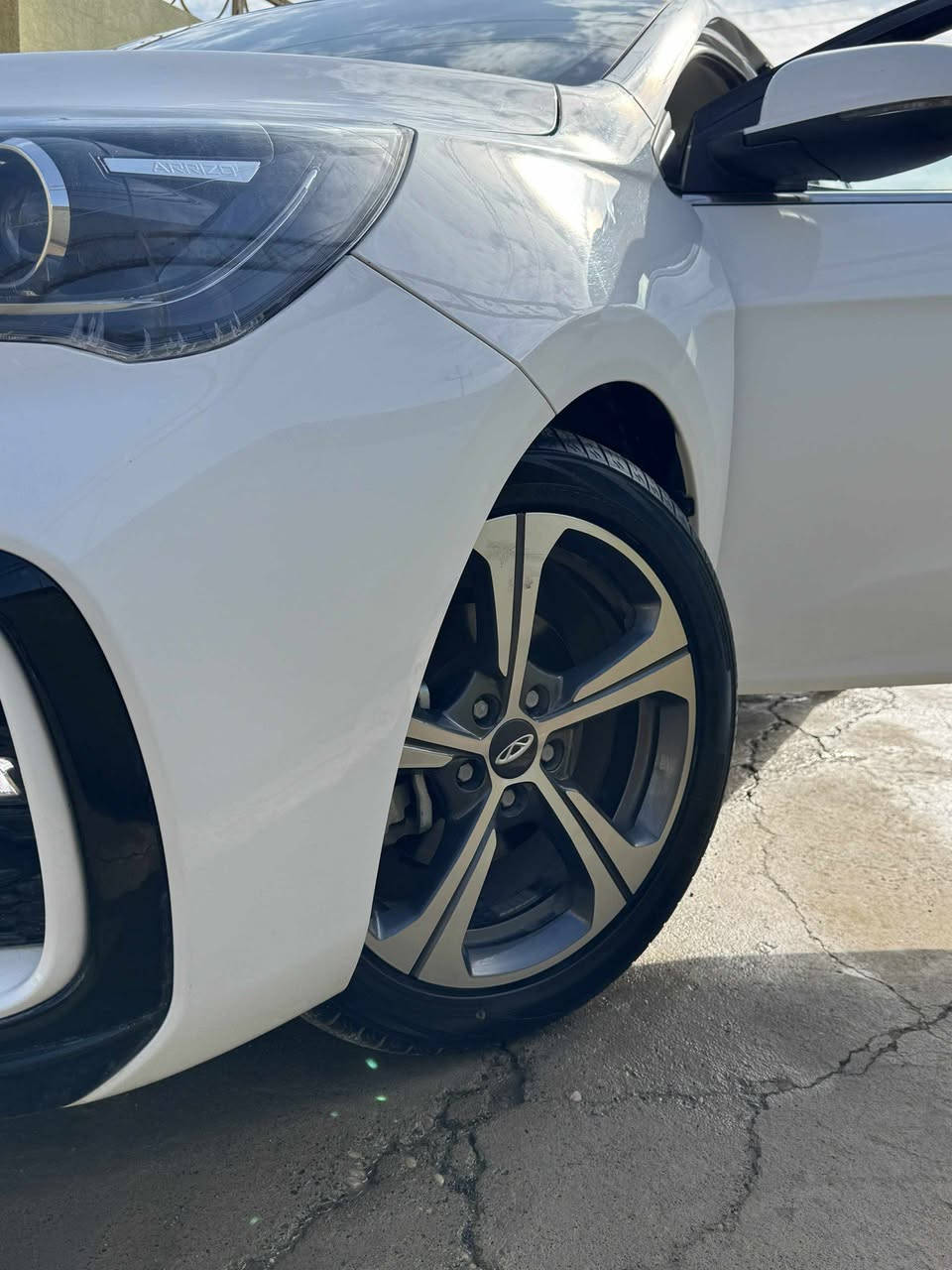 شيري اريزو 5 موديل 2024
فول مواصفات اعلى فئة ضمان 6 سنوات مرقم دهوك
ماشية 23000  كم
كير ومحرك وتدفئة وتبريد شرط 
تحكمات  
فتحة سقف سلايت 
4 ويل كب
 دشبول رقمي 
قفل يصعد الجامات ويغلق فتحة السقف
شاشة كار بلي 
اشاير بالمري اشارات ترحيبيه
وبعد اكو مواصفات السيارة باسمي شرط التحويل  
السعر 113$ 
العنوان الموصل 
للتواصل ***********
متوفر واتساب
