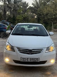 للبيع بي واي دي٢٠١٣ رقم بغداد  انكليزي الجديد سياره جاهزه مابيه اي نقص...