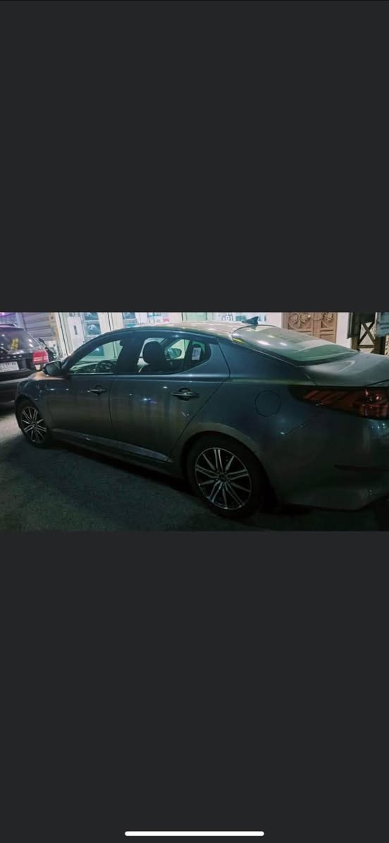 كيا اوبتما 2015   SX   امريكي فول مواصفات عدا الفتحه داخله بدون ضربه سرقة . بيها جاملغ هنا بالعراق البقيه كفاله عامه ليبل واحد 
بصمة (بصمة تشغيل +بصمة ابواب)
تحكم ستيرن جهتين .اشاير مري 
مود قيادة سبورت +عادي+اقتصادي
تبريد قطعتين 
كرسي كهربائي 
شفتات ستيرن 
كاميرة خلفيه دوارة
شاشة  (auto android)
مكينة 2000  Turbo 
كشنات جلد .
مكانها الناصرية 
السعر 115 وبيها مجال
*********** ناصرية, ذي قار
