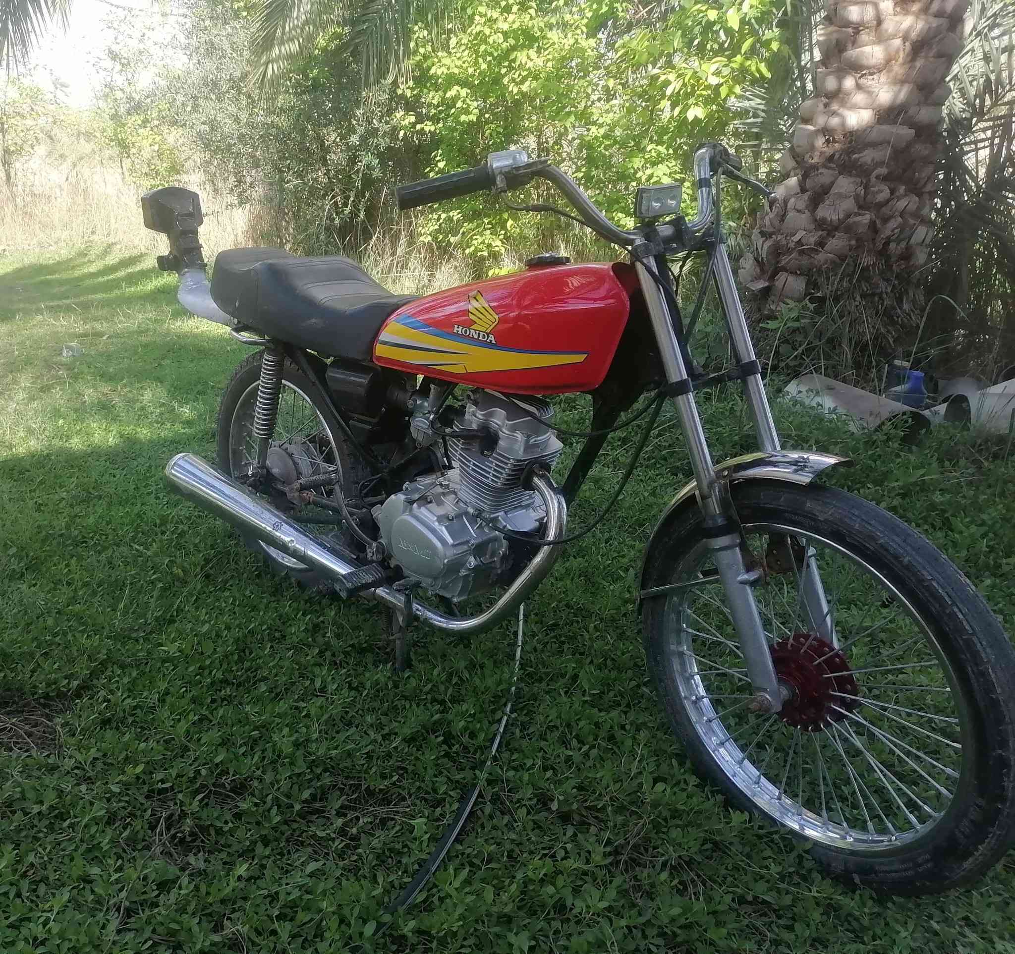 سلام عليكم. دراجه نامه اصلي شلامجه (ما مفتوحه) شرط شلعه ومعدل الدراجه احلى من الصوره نضيفه وكامله تعمير كله 25 وغراض كله جديده شاده الدراجه كلك كلك كلك مكفول من السرقه ناصريه مركز السعر 575 وبيه مجال كلش قليل لشراي *********** بيه وتساب
