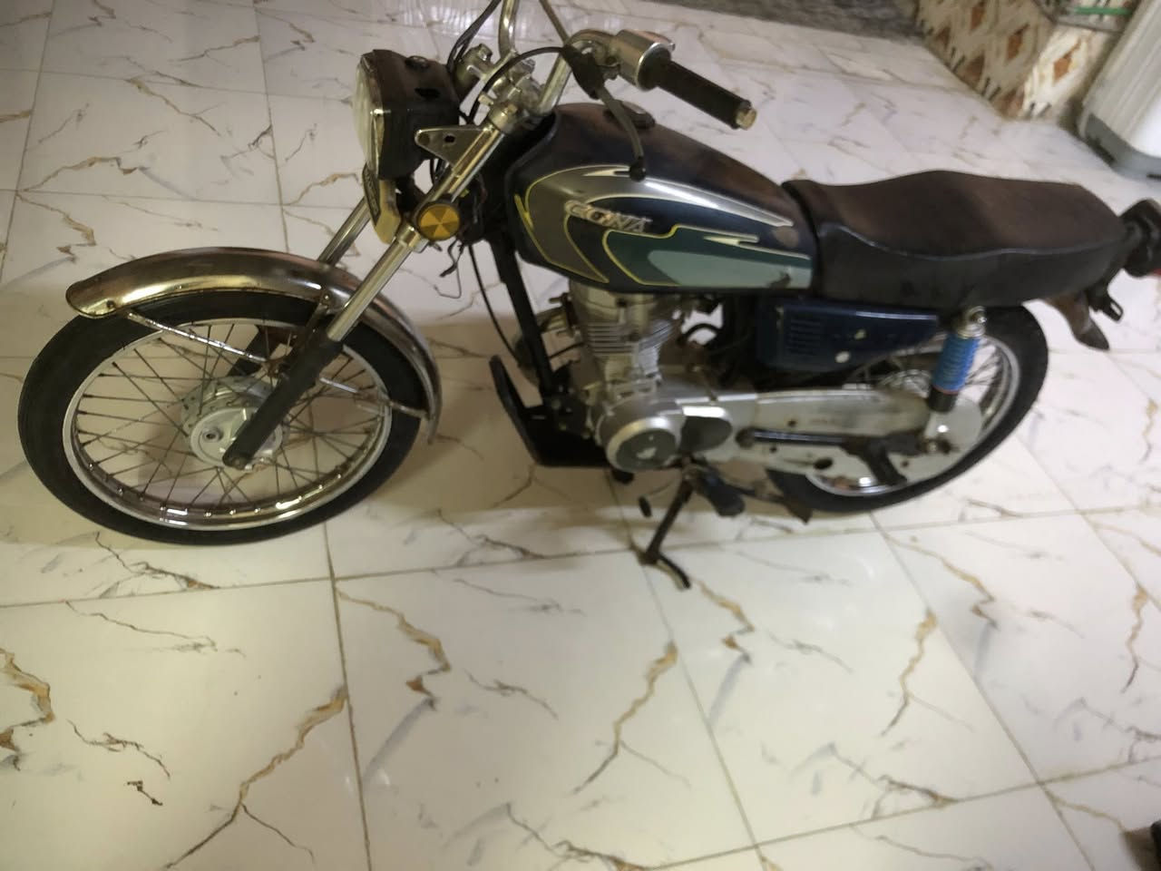 سلام عليكم دراجه سيجي نامه مديل ٢٠٢١ بلا مفتوه بس ولفات مكان مدينه الهوير السعر اتصل او وتساب الموشراي لا يتخل ولا يراسل العلم دراجه متروكه 
رقم هاذه اتسال *********** وثاني فقط وتساب ***********
