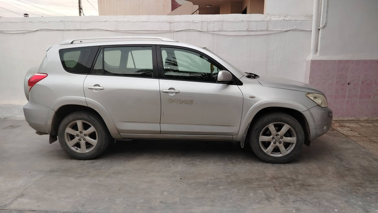 سلام عليكم ورحمة الله وبركاته للبيع سياره راف فور ٢٠٠٨ كلين بدون اي ضرر السياره مال جناي بيها بطاقة بنزين السعر ١٣٠$ وبيها مجال للشراي  و الموشراي لايكسر  بحلال الناس والسلوك كلشي بي تحياتي للجميع رقم المو بايل ***********
