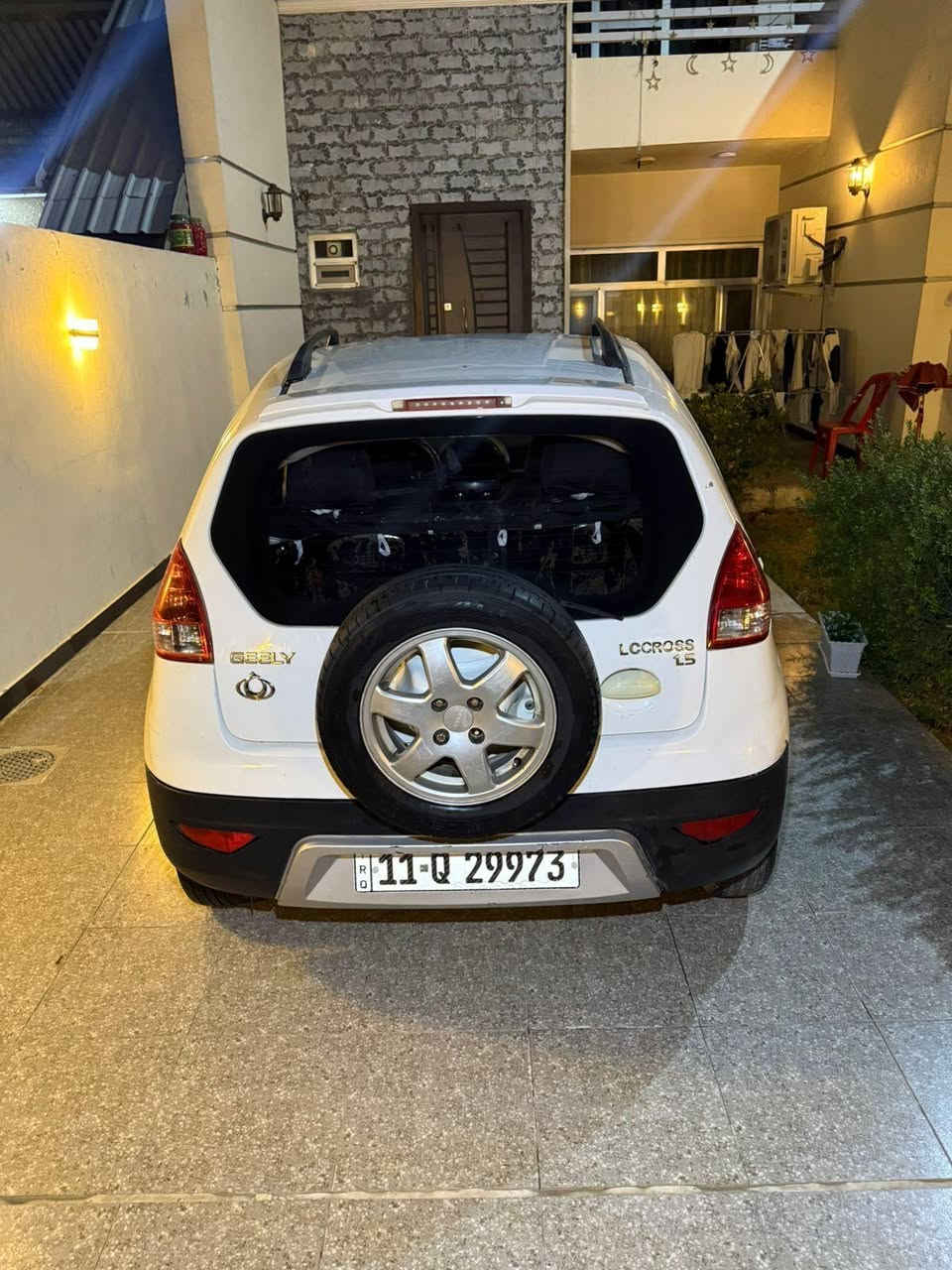 السلام عليكم 
🚗 للبيع: شيري باندا كروز 2012

🔹 السعر: 50 ورقة (قابل للتفاوض البسيط)
🔹 اللون: أبيض
🔹 الحالة: ممتازة

تفاصيل السيارة:
 • بيها فقط قطعتين صبغ
 • المكينة والكير والتبريد بحالة ممتازة
 • صدر أمامي وخلفي بحالة ممتازة
 • الكهربائيات كلها شغالة 100%
 • السيارة نظيفة وجاهزة للاستخدام

📍 العنوان: بغداد – حي الجامعة – شارع المركز
📞 رقم الهاتف: *********** بغداد, العراق
