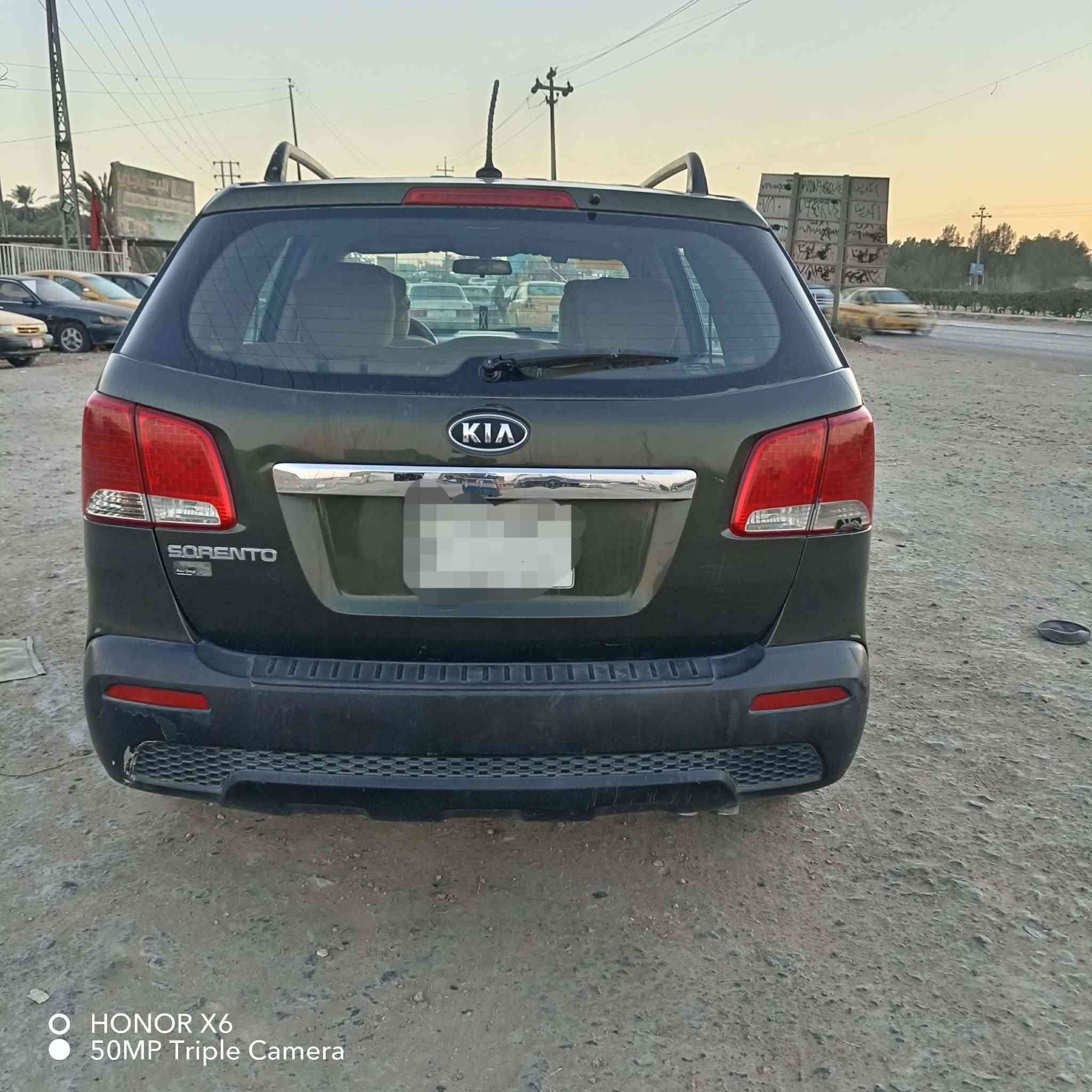 السلام عليكم للبيع سورنتو 2013 كير ومكينه وحداديه جدد تخم تاير بيها صبغ حزام بدون ضرر
المكان بابل كفل السعر 135
 للاستفسار ***********
