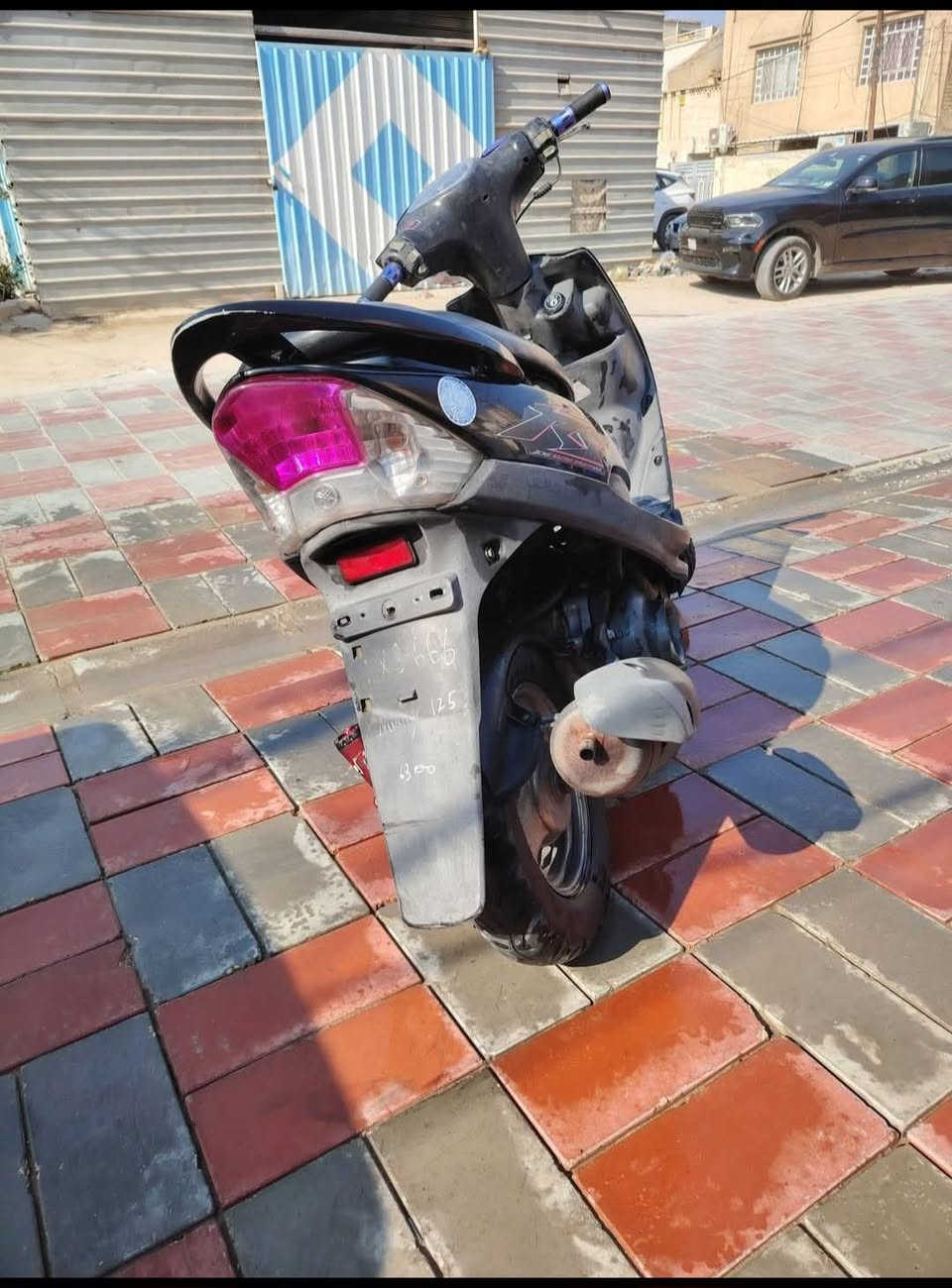 السلام عليكم دراجه ماكس عداله 49بلاد مامفتوحه سلف شغال دراجه كامله مكمله كفرات بلاد دبلات تزويد او  دبل  بلاد موجود قطره دهن تزويد او بلاد هم موجود قبق فلاوين تزويد صالنصه sc رياضي موجود مابيها اي نقص السعر  خاص المكان قرب مستشفى الكفيل الرقم *********** ملاحضه كهربائيات شغاله الضفيره ما بيها تيب واحد
