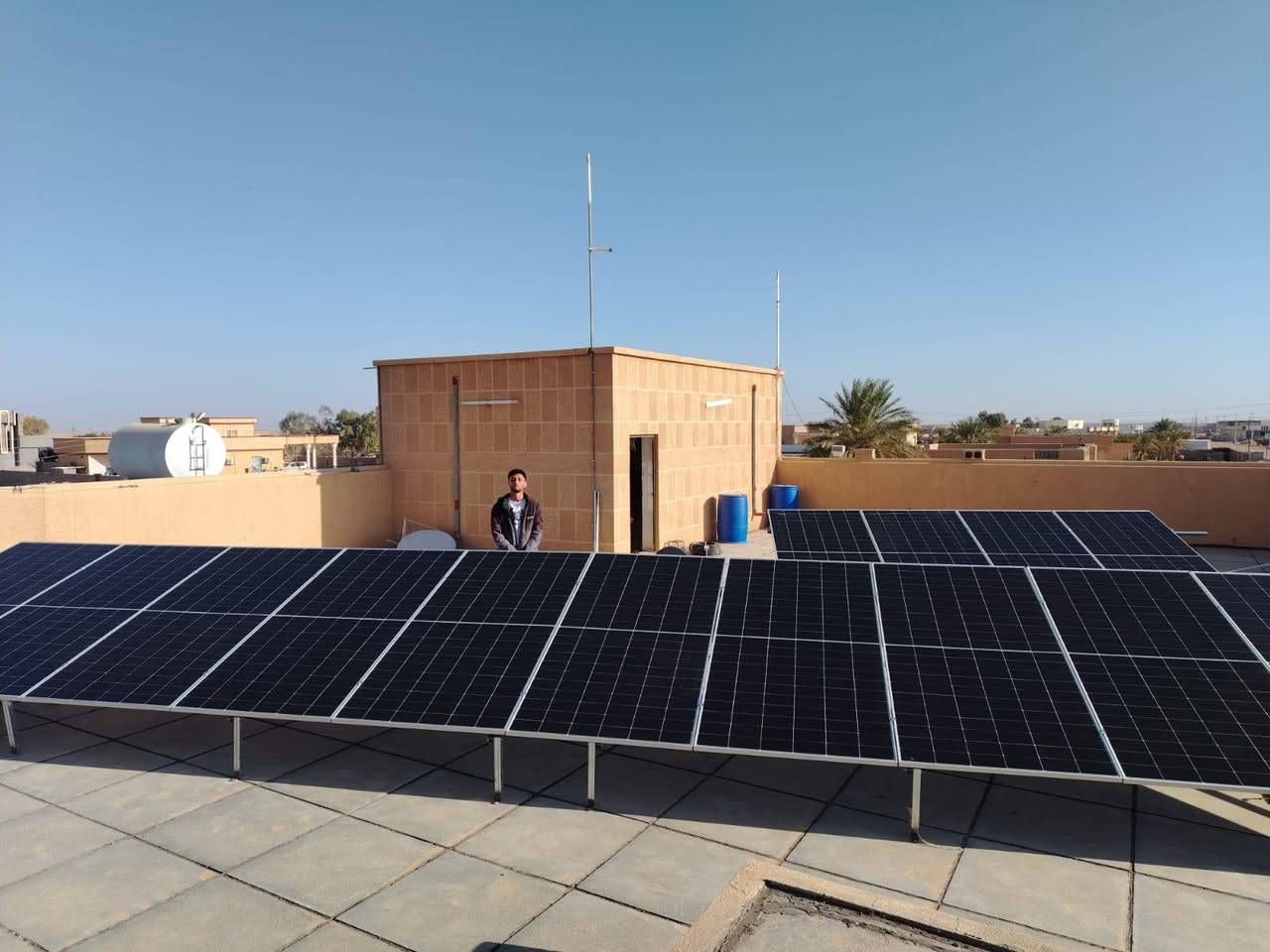 بفضل الله وبحمده قامت كوادر شركتنا (شركة المهندس للطاقة الشمسية) بنصب منظومة طاقة شمسية منزلية لأحد زبائن شركتنا
العرض الاقوى تحطيم الاسعار 🔥 🔥 🔥 🔥 🔥 🔥
العرض الاول 🔥 🔥 🔥
السعر : 4،400،000 نقدا
السعر : 5،400,000 قسط 
القسط الشهر 300 الف فقط
القدرة : 20 نهاري و 15 ليلي 
الألواح: 620 واط ضمان 15 سنة  عدد 8
البطارية: ليثيوم حجم 15 كيلو واط ضمان 5 سنة
الانڤيرتر :  حجم 6 كيلو مع واي فاي مدمج ضمان 2 سنة 
العرض الثاني 🔥 🔥 🔥
السعر :  3,3750,000 نقدا
السعر :4,750,000 قسط
القسط الشهري 263 الف فقط
القدرة : 10 نهاري و 10 ليلي 
الألواح: 610 واط ضمان 15 سنة  عدد 5
البطارية: ليثيوم حجم 10 كيلو ضمان خمس سنوات
الانڤيرتر :  حجم 6 كيلو مع واي فاي مدمج ظمان 2 سنة
العرض الثالث 🔥 🔥 🔥
السعر : 3.000،000 نقدا
السعر : 4,000,000 قسط 
القسط الشهري 222 الف فقط
القدرة : 10 نهاري و 7 ليلي 
الألواح: 620 واط ضمان 15  سنة عدد5
البطارية: ليثيوم حجم 7 كيلو ضمان خمس سنوات
الانڤيرتر : حجم  4 كيلو ضمان 2 سنة 
العرض الرابع 🔥 🔥 🔥
السعر : 2،500،000 نقدا
السعر : 3,500,000 قسط
القسط الشهري 223 الف فقط
القدرة : 8 نهاري و 5 ليلي 
الألواح: 620 واط ضمان 15 سنة  عدد 4
البطارية: ليثيوم حجم 5 كيلو ضمان خمس سنوات
…………………………………………
المنظومات الحامضية  
العرض الاول  🔥🔥🔥
السعر: 2.500.000 نقدا 
السعر: 3.500.000 قسط 
القسط الشهري 223 الف فقط 
القدرة: 9نهاري و6 ليلي 
الالواح : 620 واط ضمان 15 سنة عدد 4 
البطارية: اوكايا 200امبير c10 عدد 2 ضمان 1 سنة 
الانڤيرتر : حجم 4.2KW ضمان 1 سنة 
العرض الثاني 🔥🔥🔥
السعر: 1.750.000 نقد 
السعر: 2.500.000 قسط 
القسط الشهري 166 الف فقط 
القدرة: 7 نهاري و 3 ليلي 
الالواح: 620 واط ضمان 15 سنة عدد 3 
البطارية : اوكايا 200 امبير c10 عدد 2 ضمان 1 سنة 
الانڤيرتر : 4.2KW ضمان 1 سنة 
 #شركة #المهندس #للطاقة #الشمسية 
كركوك - الحويجة - شارع المشاتل قرب جامع كامل الحاج صكر مجاور شركتي الدليان والصبحي للحجم والعمرة 

***********
للحجز و الاستفسار
مدير شركة المهندس للطاقة الشمسية  
ربيع سامي الجبوري 
⁨ ***********
مهندس سعد 
***********
انور الفرحان 
مدير المبيعات 
***********
مهندس الصيانة 
عزيز الفرحان 
***********
 عمر الفرحان 
***********
