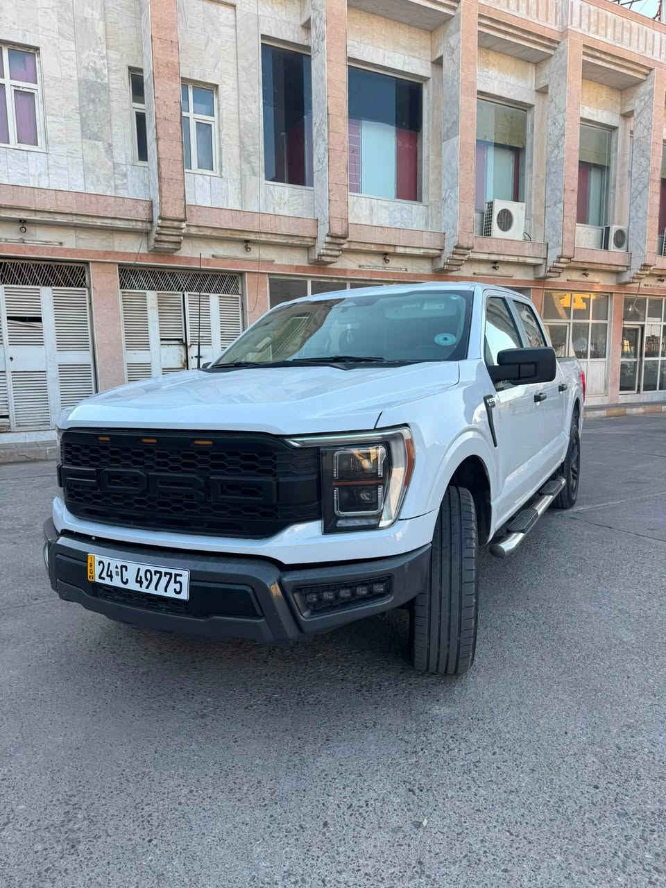بيكم فورد f150 
موديل 2023 
محرك 5.7 
8 سلندر 
ضرر بونيت سبغ و اثنين جاملغات مبدلين علمود بجم 
محرك كير تبريد كلة بشرط جديد
فور ويل دبل اكسل
ماشي 47 ميل 
تايرات و صدر جديد
ترقيم جديد بسمي سيارة 
تحويل و وكالة ثاني اليوم 
سعر 230 ورقة 
***********
