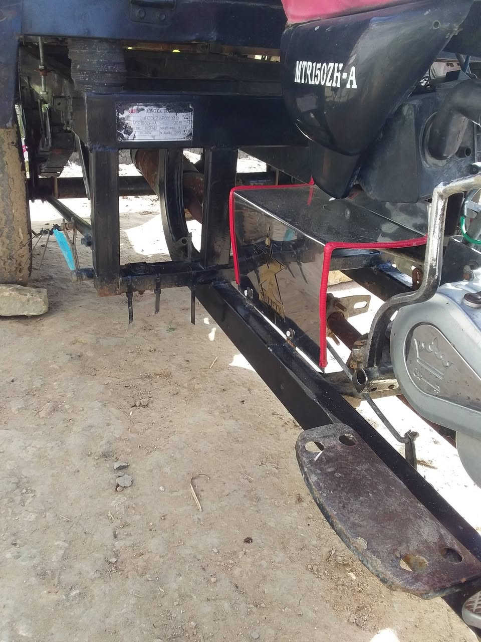 لبيع مديل 2015ورقم نكليزي مداور ثاني يوم وسعر ب3وبيه مجال وهاذه رقمي ***********
