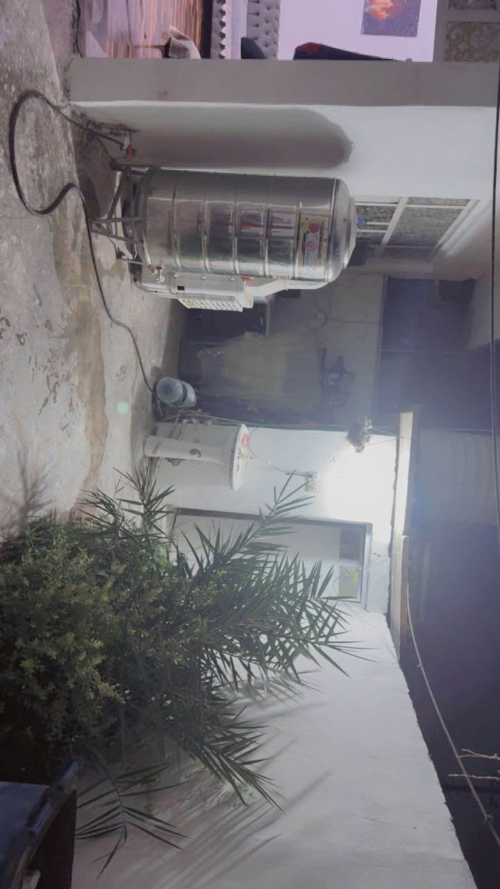 بيت تجاوز للبيع – بغداد / الزعفرانية 🏡

للبيع بيت تجاوز في منطقة الزعفرانية بموقع مناسب وقريب من الخدمات.

🔹 يتكون من:

* غرفتين ٢ نوم
* استقبال +صالة
* مطبخ
* حمام
* تواليت
* ترك 
* مخزن

✅ مناسب للعائلة وجاهز للسكن.

💰 السعر: 25 مليون دينار عراقي
📌 يوجد مجال بسيط للتفاوض للجادين فقط.

للاستفسار أو المعاينة يرجى التواصل الاتصال على الرقم: (***********).

ملاحظة: البيع على وضعه الحالي، والجادين فقط يرجى التواصل.
#بيت_للبيع #الزعفرانية #بغداد #عقارات_بغداد #بيت_تجاوز #فرصة_سكن_مناسبة 🏠 بغداد, العراق
