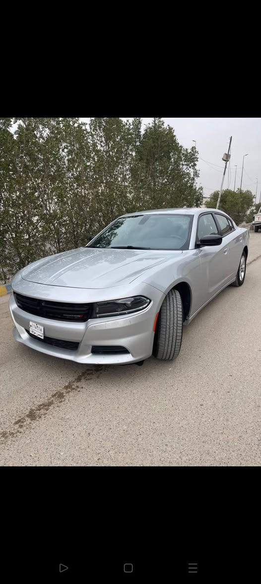 السلام عليكم
للبيع فقط بدون مراوس 
جارجر موديل 23 اصل sxt دفع ثنائي 
بجم كبس 
منفيس باسمي مكمرك وكامل 
مصلح تصليح درجة اولى 
ماشيه 20 الف ميل 
محرك 6 سلندر 3600
الحادث كما موضح بالصور 
السعر 210 وبيها مجال بسيط للشراي 
***********
