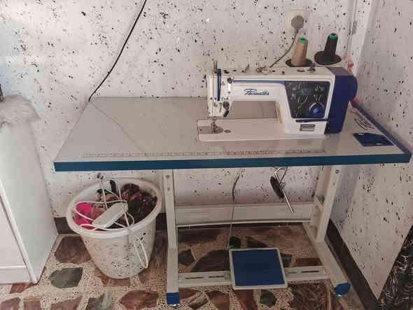 سلام عليكم عندي هاي المكينه اصليه للبيع استعمال أسبوع الله شاهد بعده بلجيس وبعد ما مستخدميها رايده ب 310 وبيه مجال للشراي مكاني بغداد رقمي 

***********
***********
