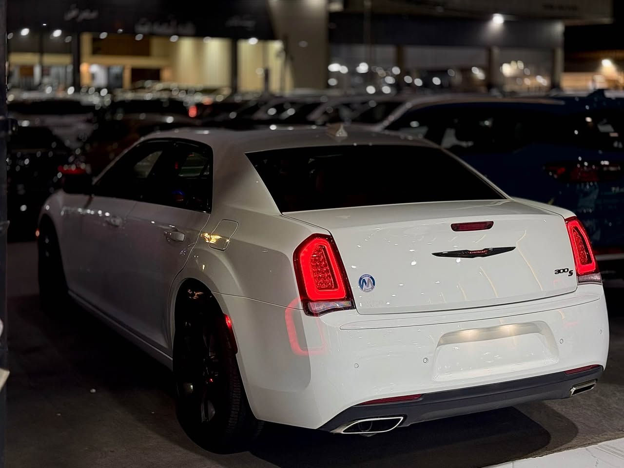 كرايسلـر اوبامـا Chrysler S300
• موديل: 2023 
• ماشية: 6 الف ميل فقط
• السيارة (كاتي) تترقم شمالي

امريكي جاملغ خلفي صبغ وباب مبدل بلادي نفس اللون يعني قطعة صبغ فقط بدون دواخل

جديدة كلش بحالة الباقي الوكالة كفالة

المواصـفــات
• بانـورامـــا
• شاشة كاربلـي
• رادار جانبي وخلفـي
• نقطة عمياء بالمري
• مري قـلاب
• كشنات جلـد اسود S
• كشنات هيتر • مري هيتـر
• اشاير بالمـري
• حساسات امامي خلفـي
• سستم سماعات البايـن
• دمام صوت بالصنـدوك

سعر: 295$
العنوان: اربيل - للاستفسار
اتصال - واتساب: *********** أربيل, العراق
