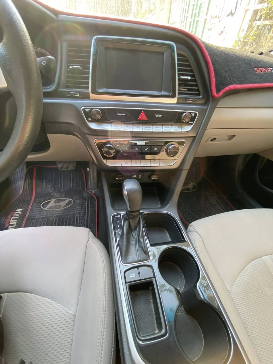 سلام عليكم سوناتا 2019 نص فوك محرك 2400 gdi سياره خير من الله مال جناي صبغ جاملغ وبنيد من امريكا حديديه صدر خير من الله تخم تاير جديد العنوان البلديات 
رقم لتواصل ***********
مستعجل على بيع
