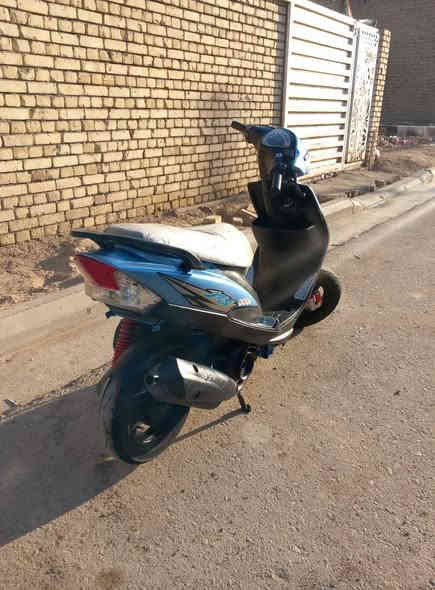 السلام عليكم دراجه ماكس عدله للبيع دراجه نضيفه  دبلات امامي خلفي شغاله كهربائيات كامله وبيها قطع تزويد التزيد البيها
كلجات رياضي koso
قايش جلاتين RGS
خرز 8غرام 
كزوز fm
قطره رياضي ورده 
صدر رياضي 
لايت زنون ابيض 
بوش وبستم 55
سلف 55رياضي
للاستفسار رقمي *********** متوفر واتساب السعر 700وبيها مجال حك الجيه
